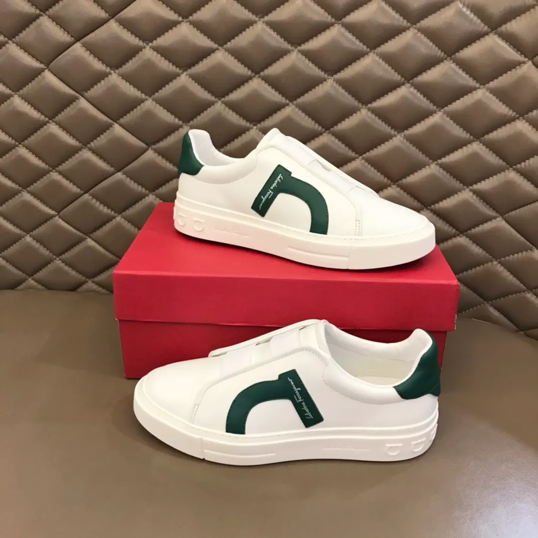 p400【Salvatore Ferraga**】New men's low-top casual shoes! Top-quality cow products, original lasts, made of imported cowhide, first-class texture, first-layer sheepskin lining! Original outsole! The details are exquisite and the style is versatile and upscale! Decorated with a three-dimensional Gancini logo, the back of the tongue and lace-up piping add a pop of color. The high-tech sole features a holographic pattern and Gancini details, making it ideal for a practical yet stylish everyday look. Code number 38-44 (45 can be customized)